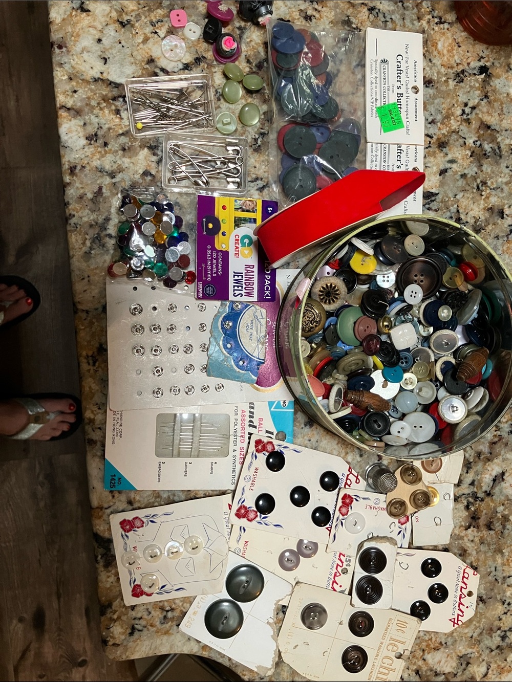 Mixed Vintage Sewing Buttons Tin - Assorted Colors